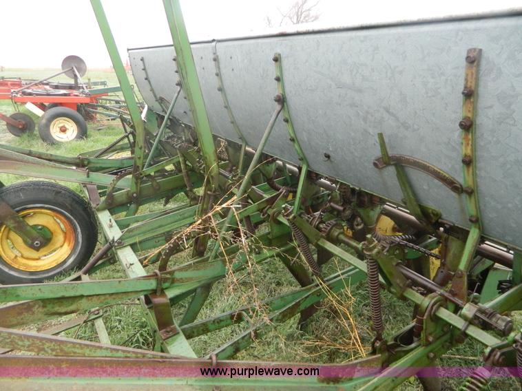 image for item T9803 John Deere 10-14 L-Z hoe drill