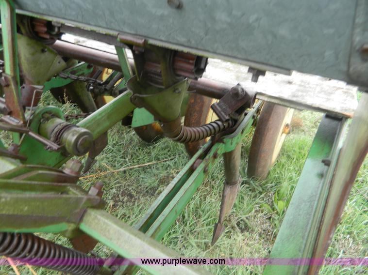 image for item T9803 John Deere 10-14 L-Z hoe drill