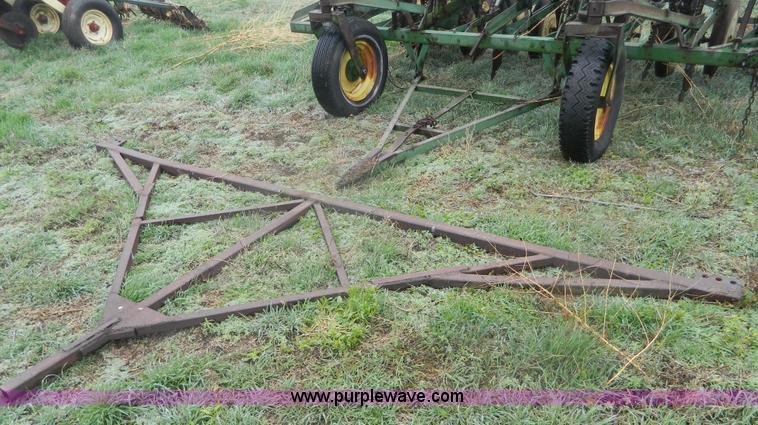 image for item T9803 John Deere 10-14 L-Z hoe drill