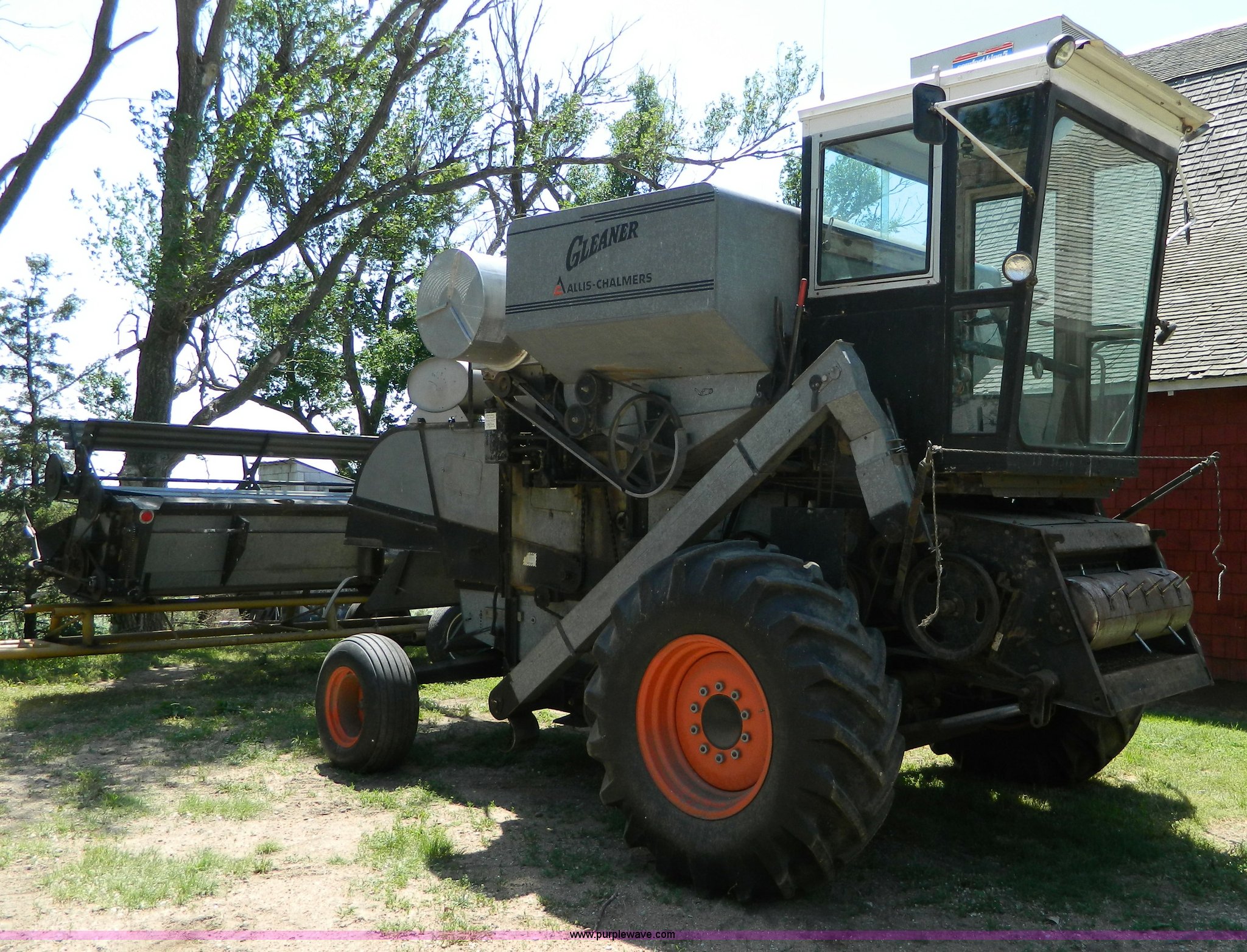 1967 Allis-Chalmers Gleaner C combine in Hosington, KS | Item B3660 ...