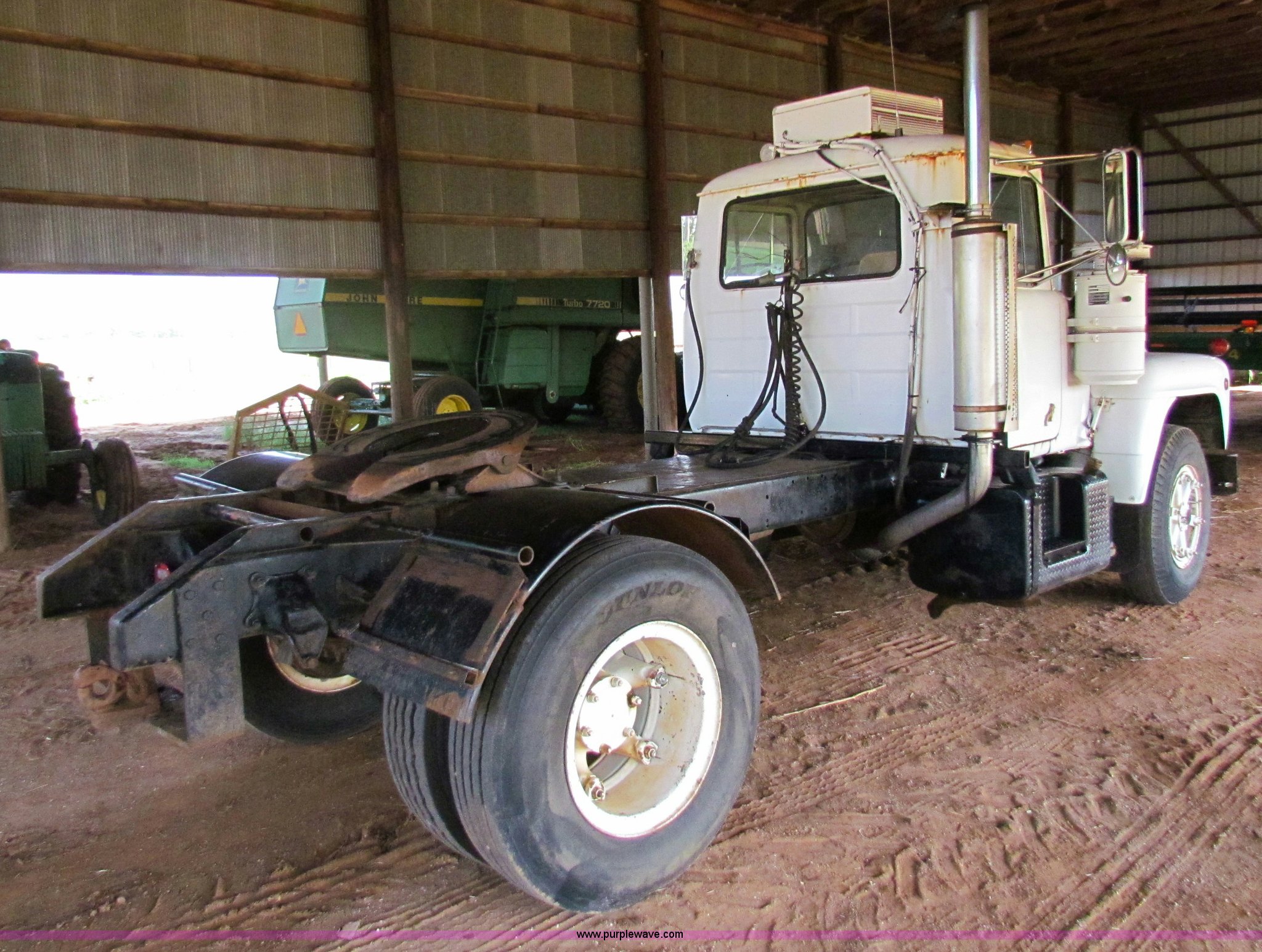 1975 Mack R600 semi truck in Hardtner, KS | Item B7245 sold | Purple Wave
