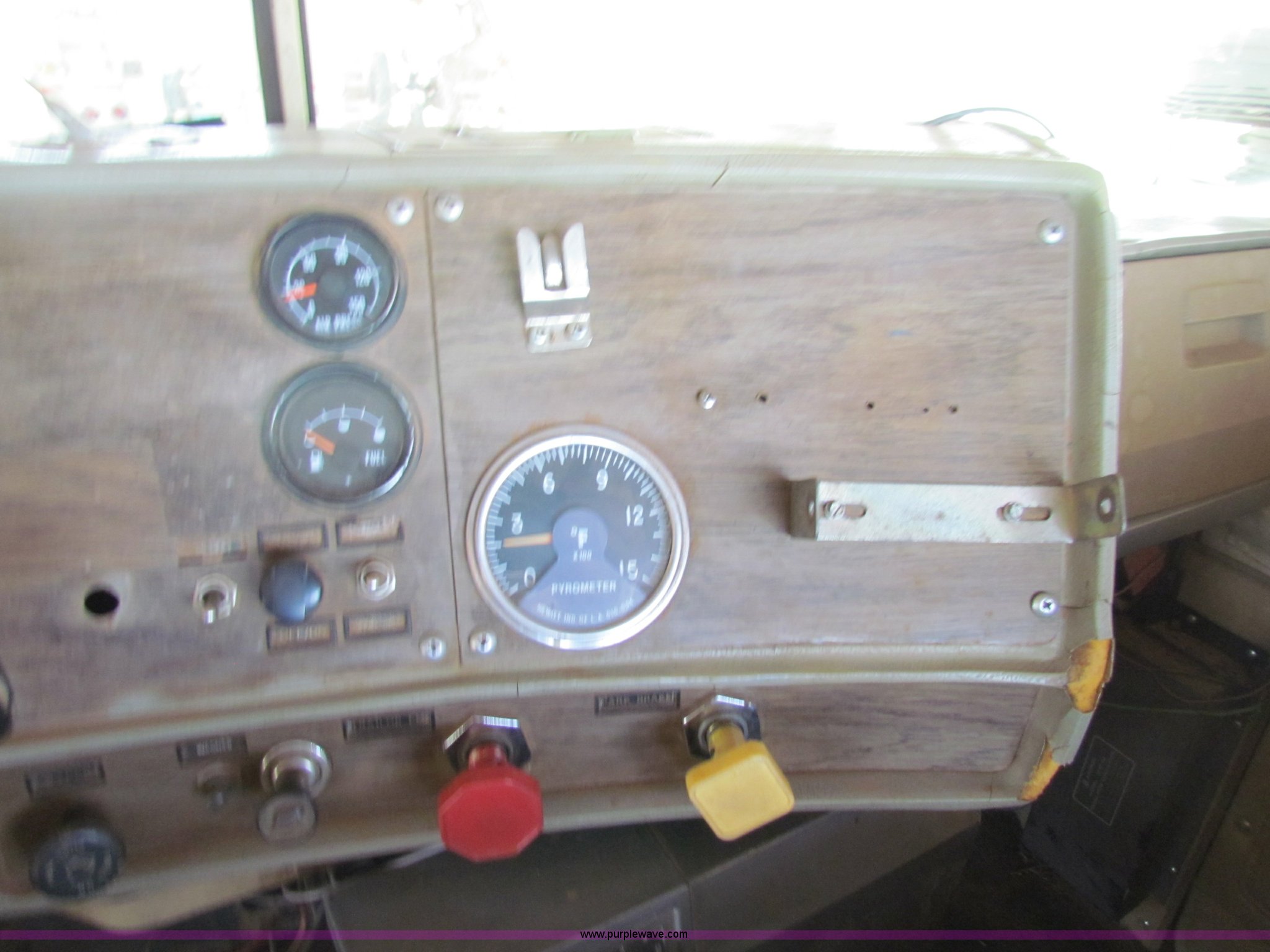 1975 Mack R600 semi truck in Hardtner, KS | Item B7245 sold | Purple Wave