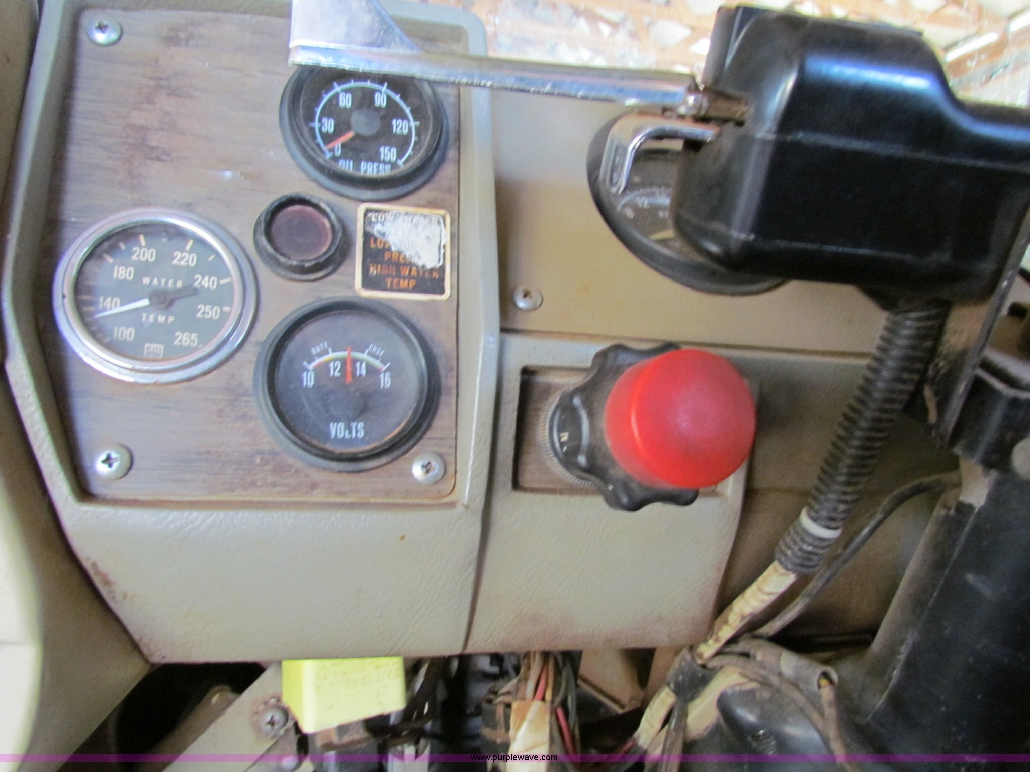 1975 Mack R600 semi truck in Hardtner, KS | Item B7245 sold | Purple Wave