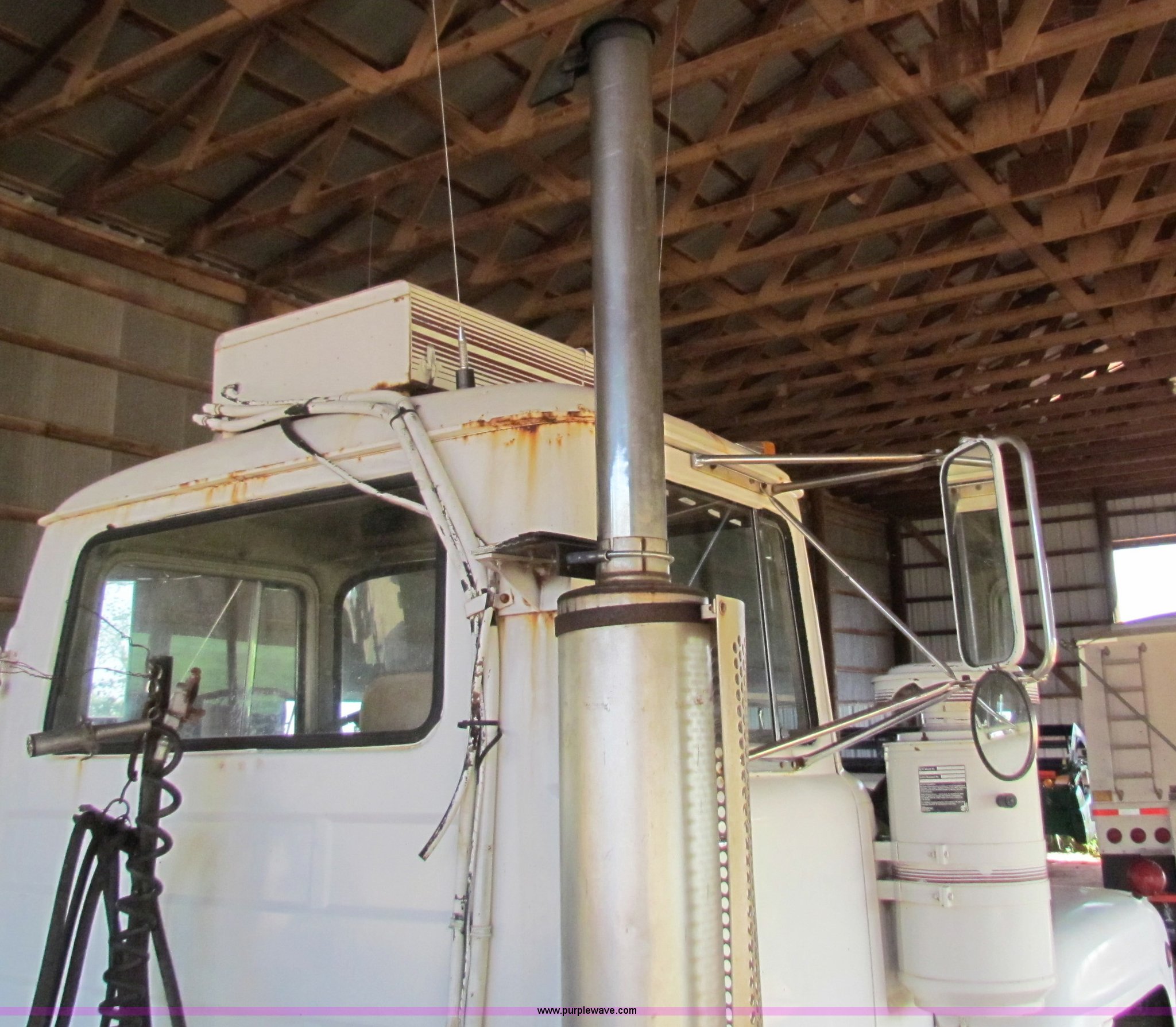 1975 Mack R600 semi truck in Hardtner, KS | Item B7245 sold | Purple Wave