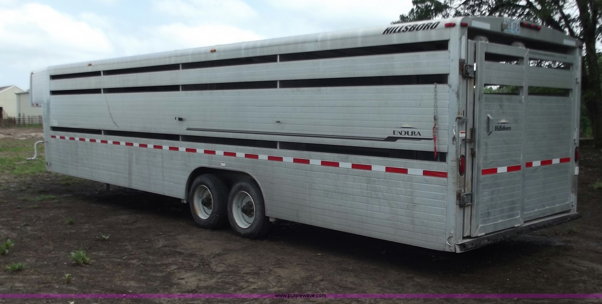 2005 Hillsboro 32' aluminum stock trailer in Kingsville, MO Item