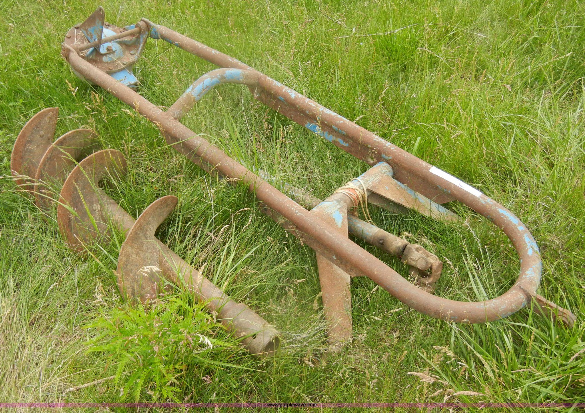 Ford three point post hole digger in Oskaloosa, KS Item K9220 sold