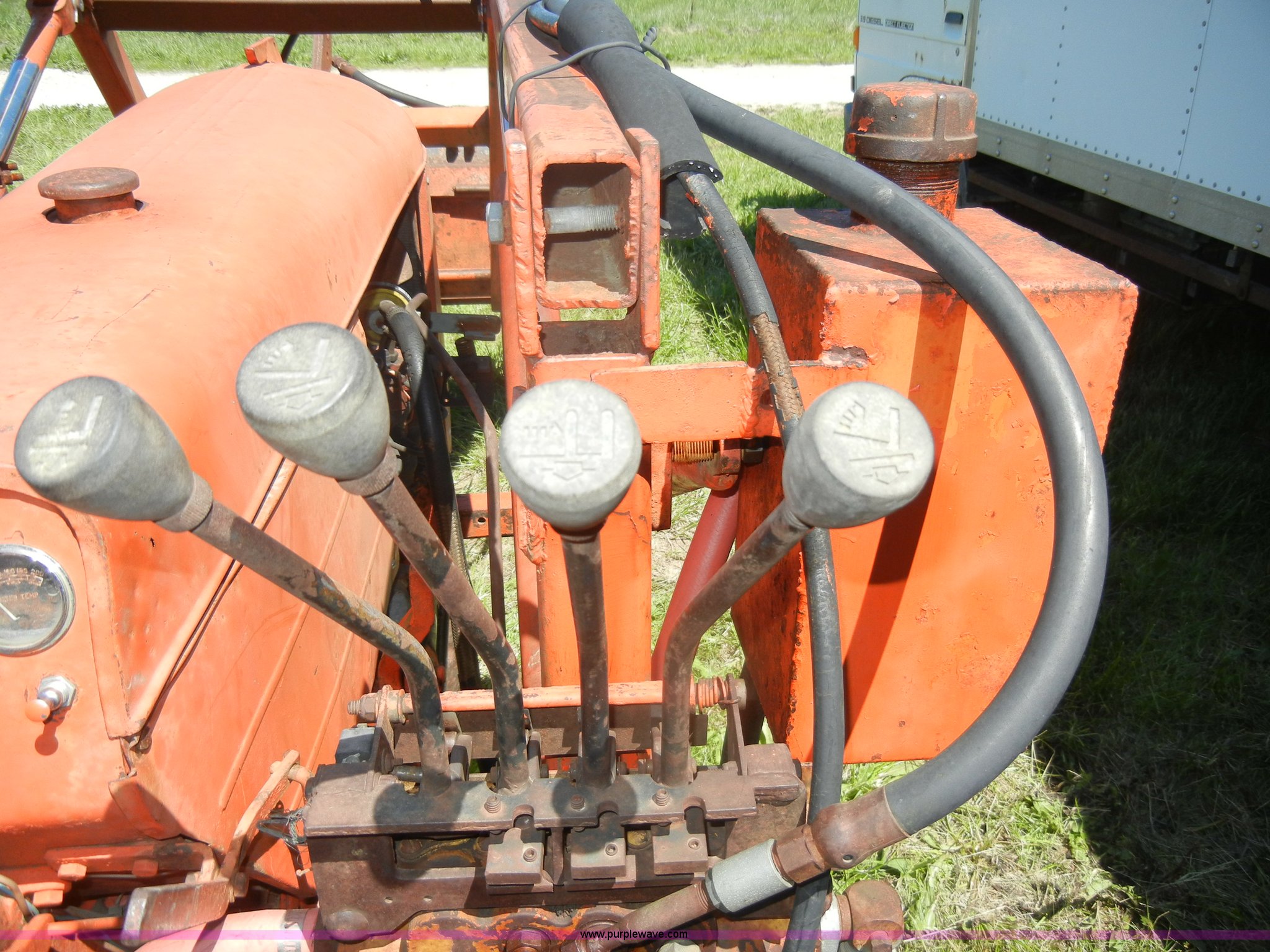 Case Vac Tractor with Loader Bucket in Centerville, KS Item K9751