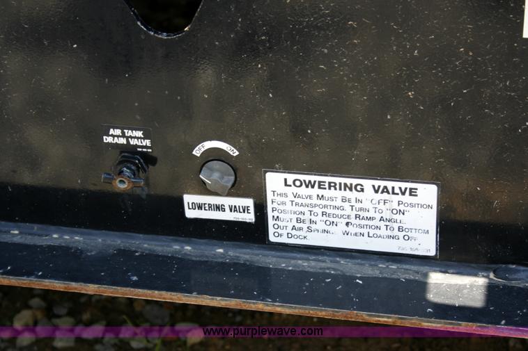 image for item A4936 2007 Trail King TK70HT Hydratail 48' trailer