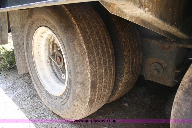 image for item A4936 2007 Trail King TK70HT Hydratail 48' trailer