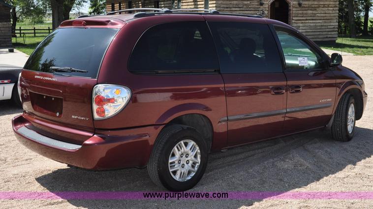 image for item A5909 2001 Dodge Grand Caravan Sport van