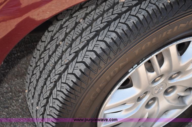 image for item A5909 2001 Dodge Grand Caravan Sport van