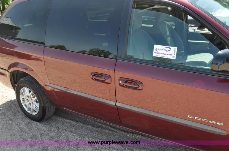 image for item A5909 2001 Dodge Grand Caravan Sport van