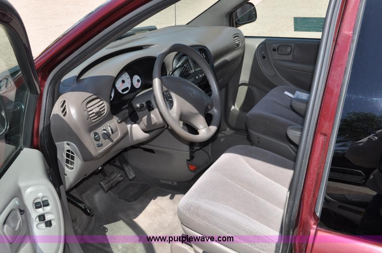 image for item A5909 2001 Dodge Grand Caravan Sport van
