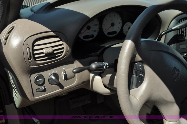 image for item A5909 2001 Dodge Grand Caravan Sport van