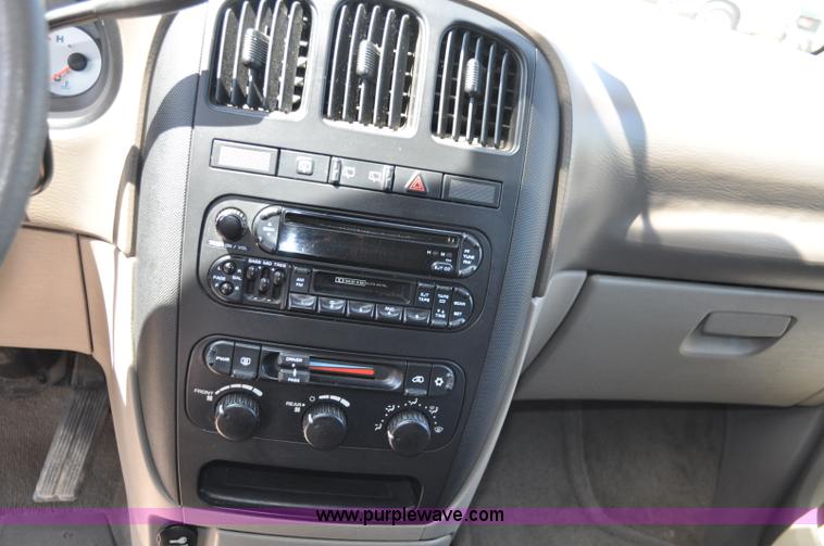 image for item A5909 2001 Dodge Grand Caravan Sport van