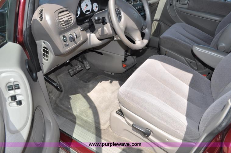 image for item A5909 2001 Dodge Grand Caravan Sport van