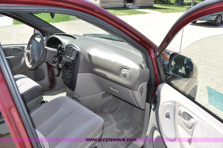 image for item A5909 2001 Dodge Grand Caravan Sport van