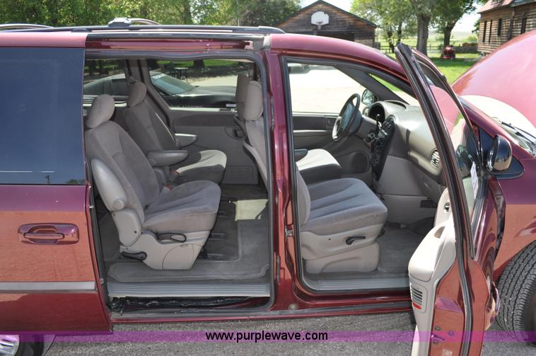 image for item A5909 2001 Dodge Grand Caravan Sport van