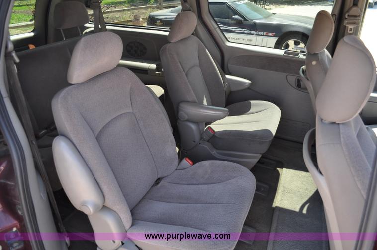 image for item A5909 2001 Dodge Grand Caravan Sport van