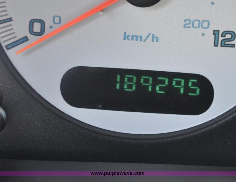 image for item A5909 2001 Dodge Grand Caravan Sport van