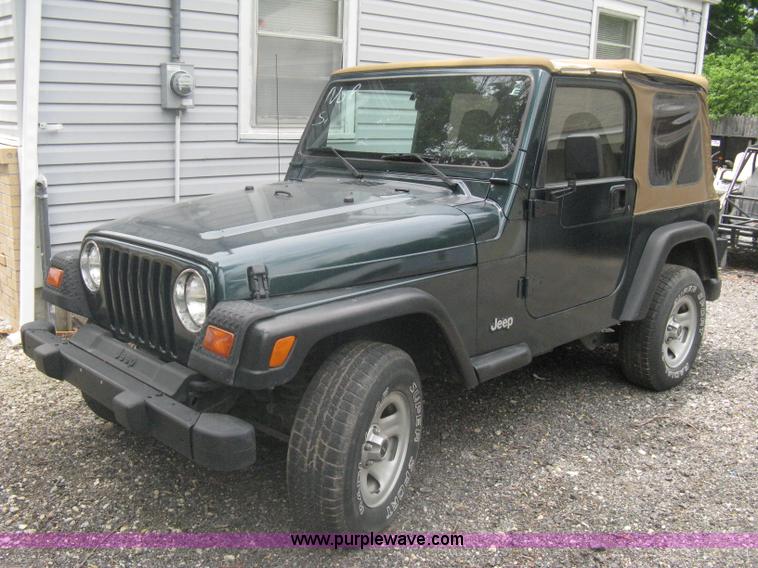 image for item A6368 1998 Jeep Wrangler SUV