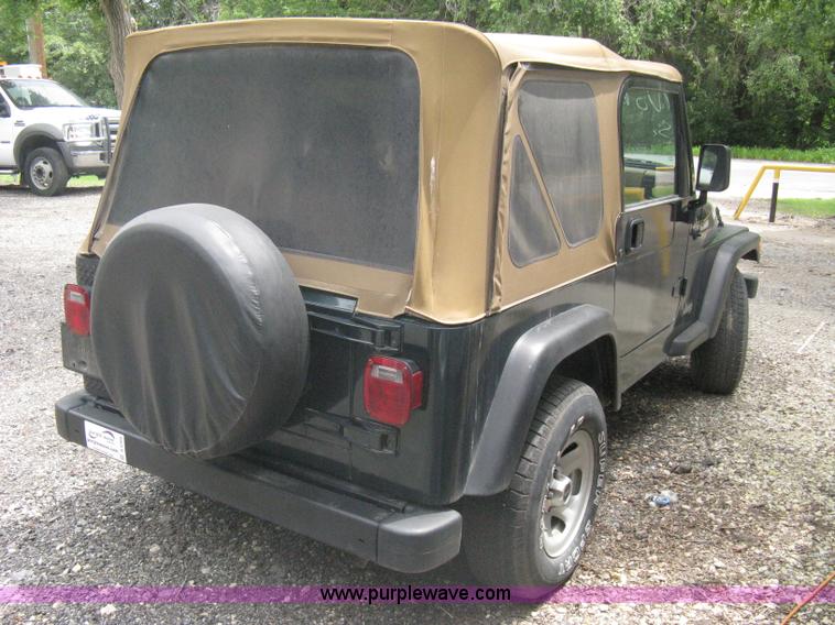 image for item A6368 1998 Jeep Wrangler SUV