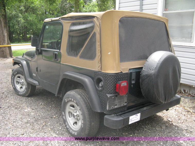image for item A6368 1998 Jeep Wrangler SUV