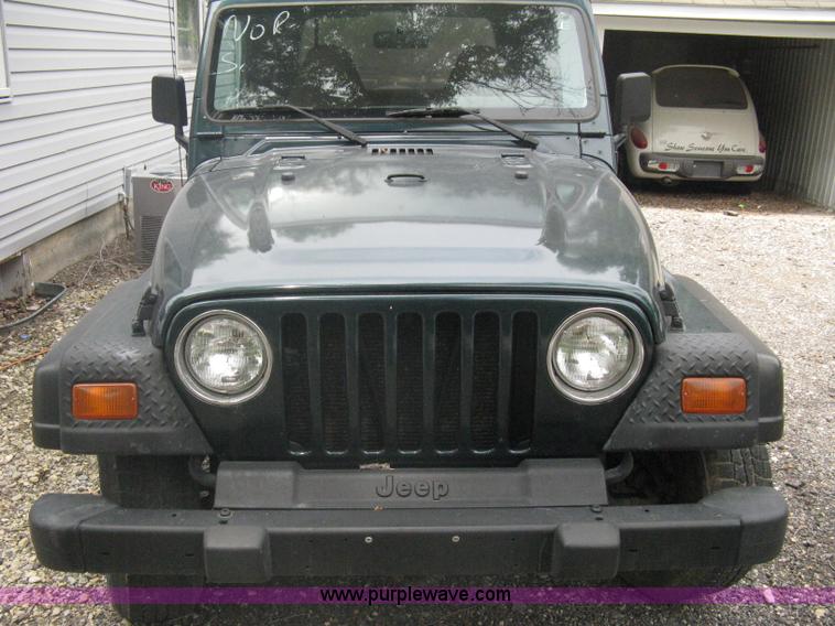 image for item A6368 1998 Jeep Wrangler SUV