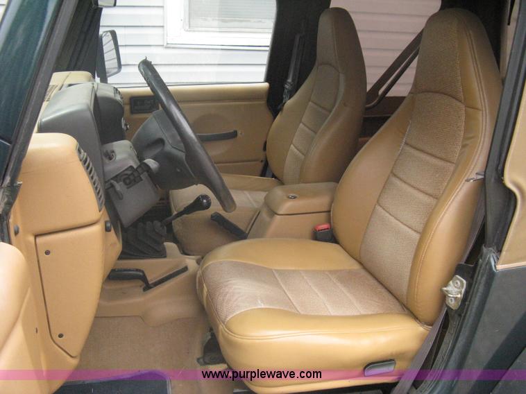 image for item A6368 1998 Jeep Wrangler SUV