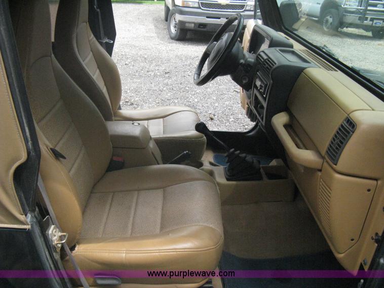 image for item A6368 1998 Jeep Wrangler SUV