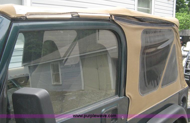 image for item A6368 1998 Jeep Wrangler SUV