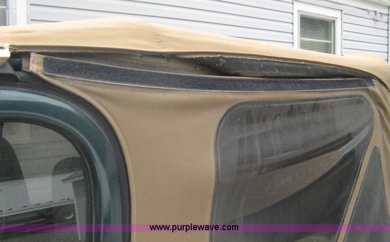 image for item A6368 1998 Jeep Wrangler SUV