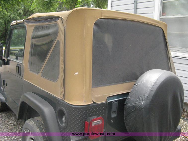 image for item A6368 1998 Jeep Wrangler SUV
