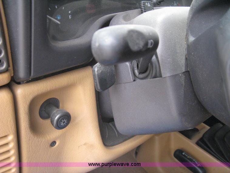 image for item A6368 1998 Jeep Wrangler SUV