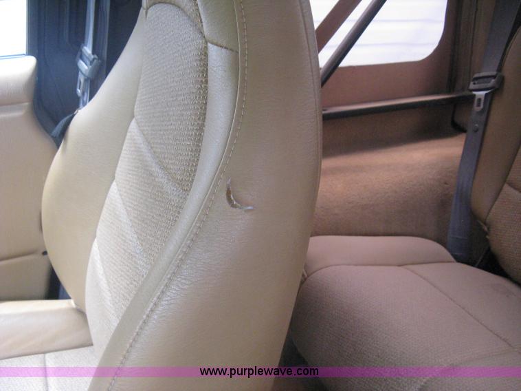 image for item A6368 1998 Jeep Wrangler SUV