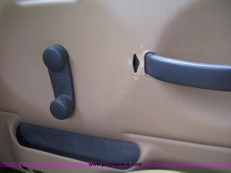 image for item A6368 1998 Jeep Wrangler SUV