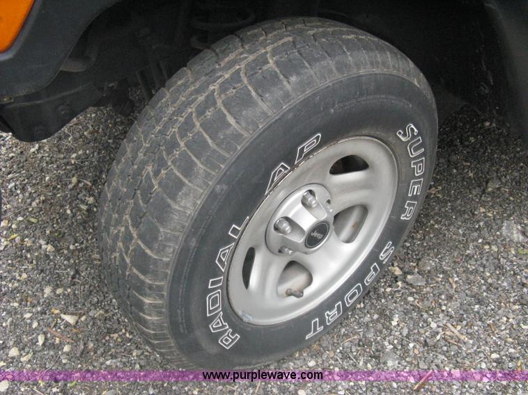 image for item A6368 1998 Jeep Wrangler SUV