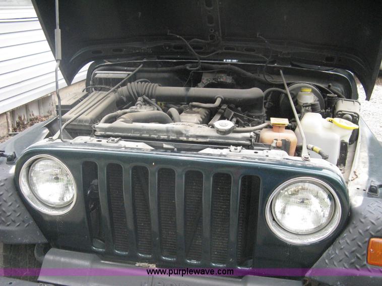 image for item A6368 1998 Jeep Wrangler SUV