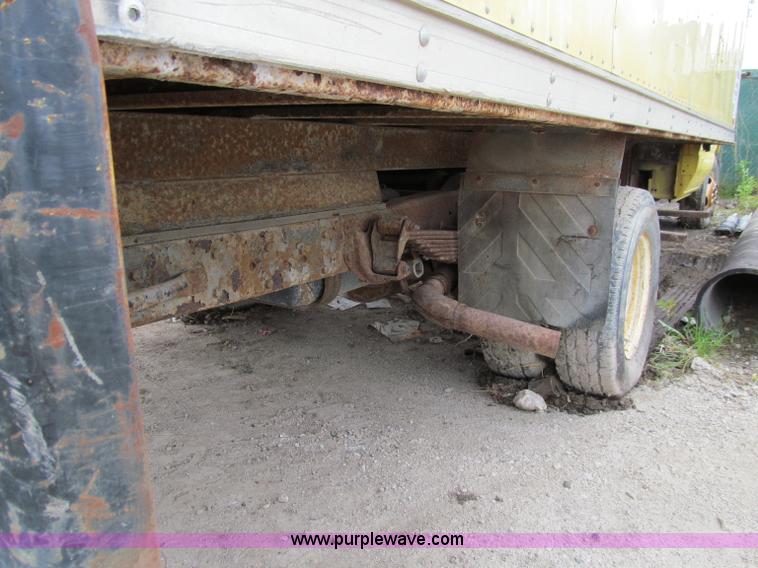 image for item A8301 1997 Ford E350 box truck