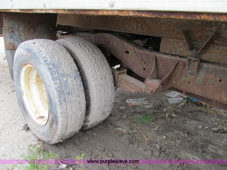 image for item A8301 1997 Ford E350 box truck