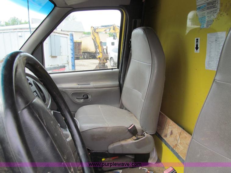 image for item A8301 1997 Ford E350 box truck