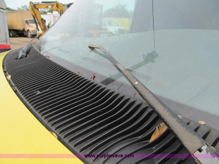 image for item A8301 1997 Ford E350 box truck