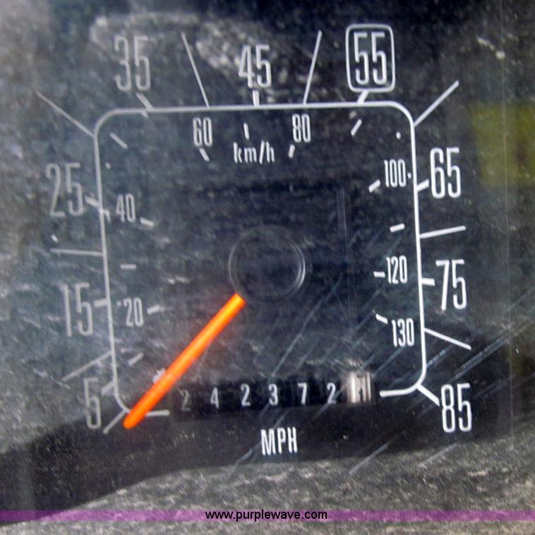 image for item A8302 1989 Ford E350 box truck