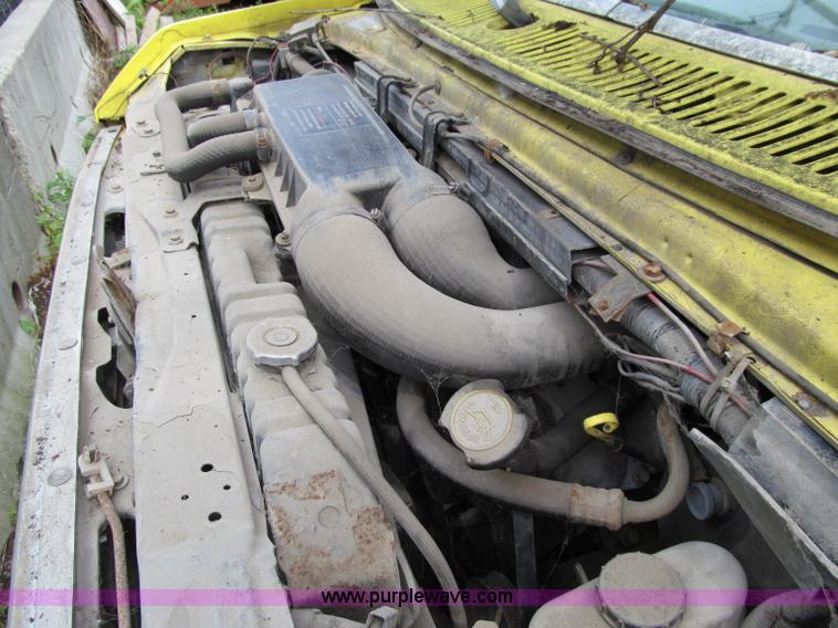 image for item A8302 1989 Ford E350 box truck