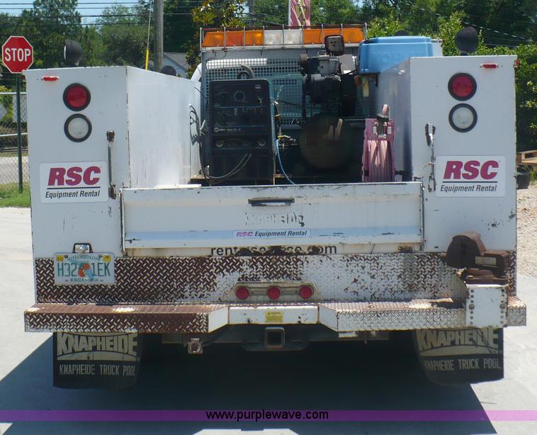 image for item B1280 2002 Ford F550 utility pickup truck