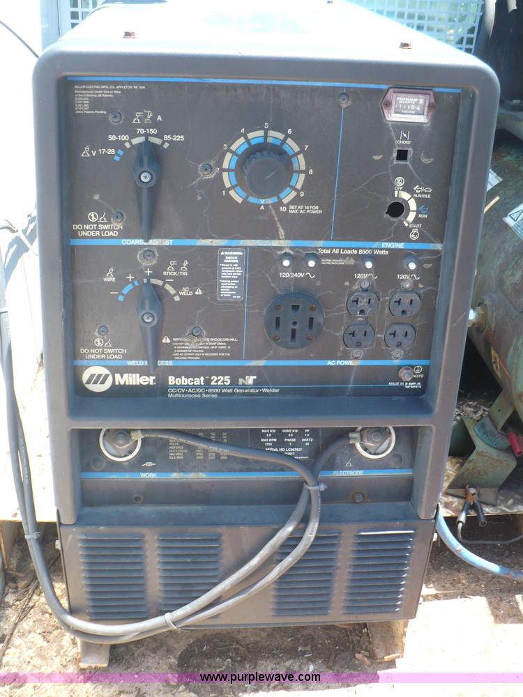 image for item B1280 2002 Ford F550 utility pickup truck