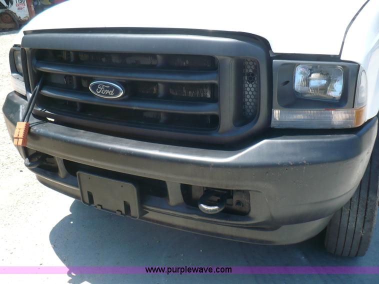 image for item B1280 2002 Ford F550 utility pickup truck