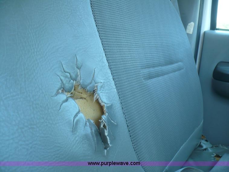 image for item B1280 2002 Ford F550 utility pickup truck