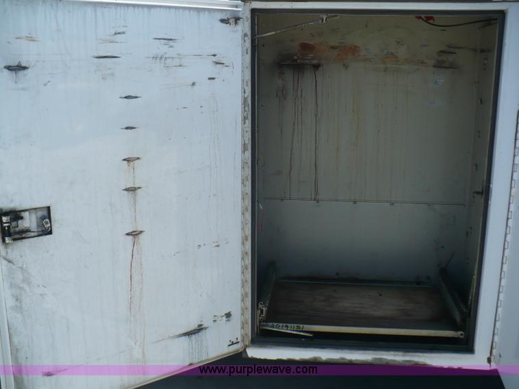 image for item B1280 2002 Ford F550 utility pickup truck