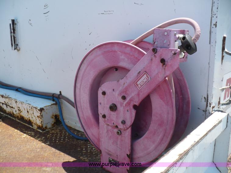 image for item B1280 2002 Ford F550 utility pickup truck